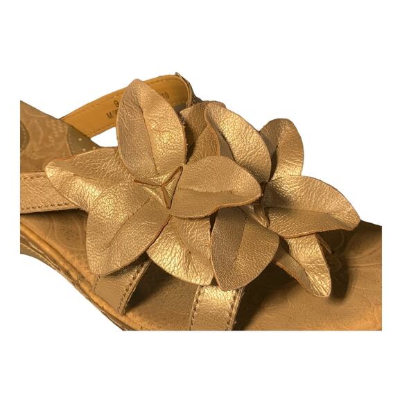 B.O.C. Born Concepts Women's Vivienne Champagne Flower Wedge Sandal 9 - Picture 3 of 10